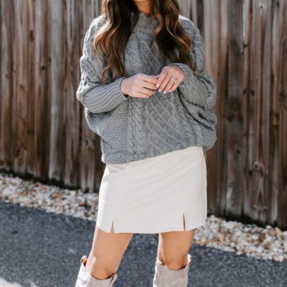 Cream faux leather mini skirt, size XS, NWT